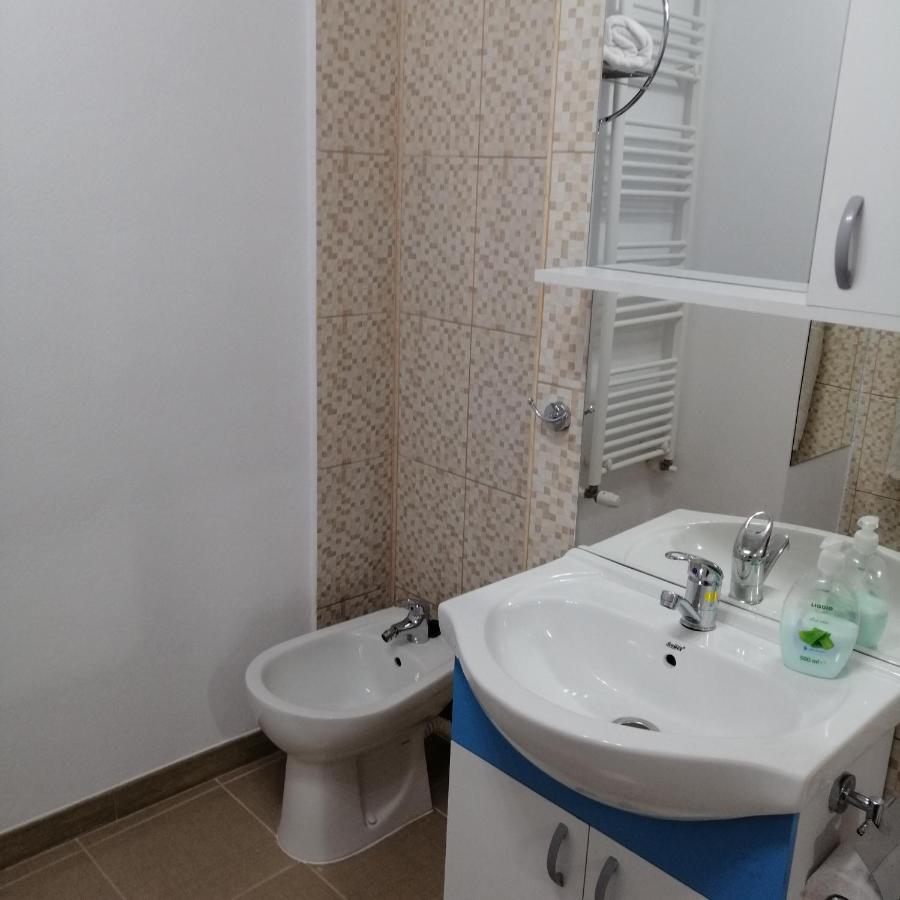 Karla Residence / Greta Residence Решица Екстериор снимка
