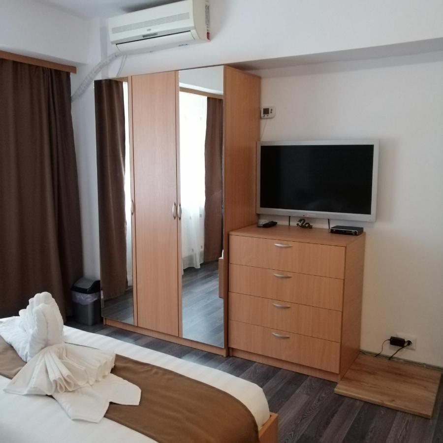 Karla Residence / Greta Residence Решица Екстериор снимка